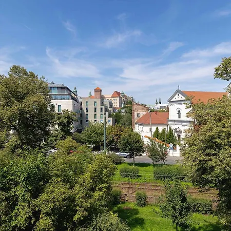 Designer Next To Wawel Castle By Renters Prestige