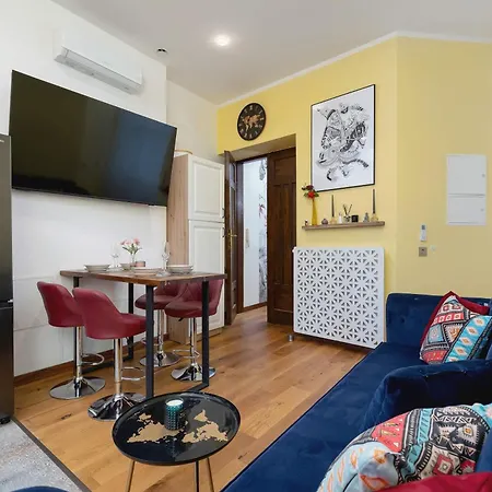 Designer Next To Wawel Castle By Renters Prestige *